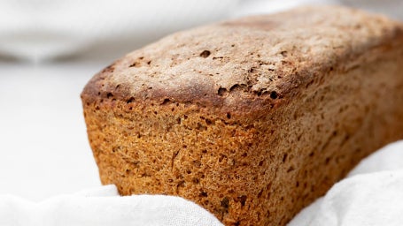Runner's Recipes: Cinnamon Applesauce Recovery Bread