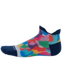 Feetures Elite Light Cushion No-Show Tab Socks