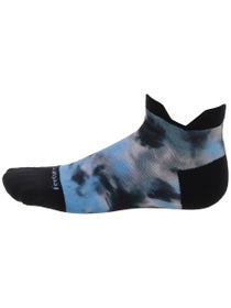 Feetures Elite Light Cushion No-Show Tab Socks