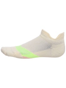 Feetures Elite Light Cushion No-Show Tab Socks
