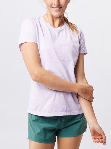 NB Wom Tech Tee  Model Image