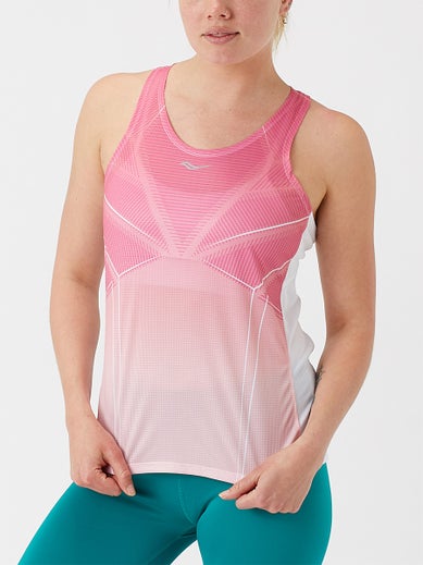 Saucony Wom Endorphin Singlet Model Image